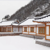 Отель Yongin Hanok Pension Sujindang, фото 1
