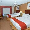 Отель Holiday Inn Express Hotel & Suites Canton, фото 1