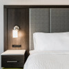 Отель Holiday Inn Express & Suites Toronto Airport South, an IHG Hotel, фото 20