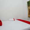 Отель RedDoorz near Teleng Ria Beach, фото 15