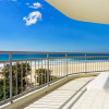 Отель Oceanside Resort - Absolute Beachfront Apartments, фото 1