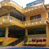 Отель R B R Beach Resort в Калангуте