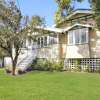 Отель Charming 3 Bedroom House in Coorparoo, фото 10