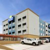 Отель Days Inn & Suites by Wyndham Galveston West/Seawall в Галвестоне