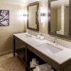 Отель Holiday Inn Express Vancouver-Metrotown (Burnaby), an IHG Hotel, фото 40
