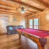 Отель 'star Lite' Cabin: Hot Tub, Deck & Pool Table, фото 13