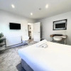 Отель Remarkable 2-bed Apartment in Liverpool, фото 3