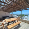 Отель The Aqua - Sleeps 4 - Patio & Sea Views, фото 8