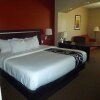 Отель Americas Best Value Inn & Suites Gun Barrel City, фото 5