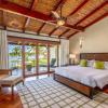 Отель Exclusive - secluded spot on Flamingo Beach - sleep to the sound of the surf, фото 2