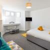 Отель FLATZY - Modern Apartment Close to Football Stadiums в Ливерпуле