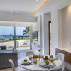 Отель Mackenzie Castella Beachfront Suite, фото 6