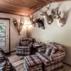 Отель English - Three Bedroom Cabin, фото 11
