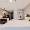 Отель Modern Look And Comfy Studio At Bintaro Icon Apartment, фото 16
