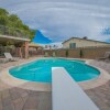 Отель 4br 9m to Vegas Strip with Spa, фото 12