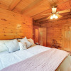 Отель Smoky Mtn Cabin for Fall Getaway, 4 Miles to Park, фото 3