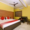 Отель OYO 4464 near Chakrata Road, фото 24