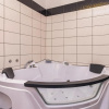 Отель Nice Home in Valbandon with Hot Tub, WiFi & 5 Bedrooms, фото 8