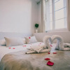 Отель Escapade en Amoureux T2 luxueux, Love Room avec balnéo, 60m gare - hypercentre - La Porte Bleue 4, фото 3