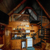 Отель Bear Creek Lodge and Cabins in Helen Ga - Pet Friendly, River on Property, Walking Distance to downt, фото 29