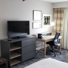 Отель Country Inn & Suites by Radisson, Lincoln Airport, NE, фото 7