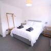 Отель Amaya Three - Newly Renovated - Sleeps 6 - Grantham в Грэнтхеме