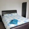 Отель Dbl Rooms, Ensuite available, WiFi & Netflix Bham, фото 6