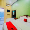 Отель RedDoorz near Sunrise Mall Mojokerto, фото 11
