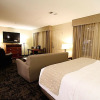 Отель C'mon Inn Hotel & Suites, фото 6