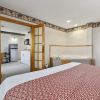 Отель Pelican Lake Motel, фото 2