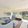 Отель Wangi Lakehouse - renovated Lake Macquarie lakefront Location, фото 2