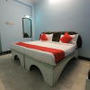 Отель OYO 12019 Hotel Anuja, фото 14