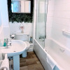 Отель Cosy Riverside Apartment - Woodsmill Quay Free Parking, фото 8