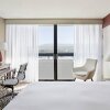 Отель Torrance Marriott Redondo Beach в Торрансе