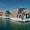 Отель Tranquil Marina Azzurra Resort House Boat 2 Bedroom Sleeps 6, фото 22