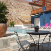 Отель Beautiful, Authentic House with Large Patio And Swimming Pool, Near the Beach, фото 9