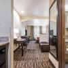 Отель Comfort Suites Portland Airport, фото 14