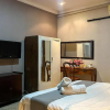 Отель RedDoorz Plus @ Jalan Dharmawangsa, фото 43