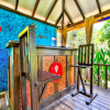 Отель OYO 14372 Varty's Hillside Huts, фото 10