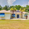 Отель Navarre Retreat w/ Screened-in Porch!, фото 13