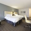 Отель Toronto Don Valley Hotel & Suites, фото 3
