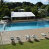 Отель Golden View Hotel Resort в Хоултауне