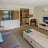 Отель On the Beach Holiday Apartments, фото 4