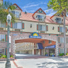Отель Days Inn by Wyndham Los Angeles LAX/Redondo/Manhattan Beach, фото 1