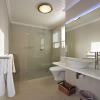 Отель Barry Hall Luxury Apartments, фото 10