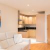 Отель Stunning Flat Overlooking the Thames, фото 19