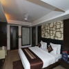 Отель OYO 12860 Hotel Red Leaf, фото 2