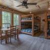 Отель Uncle Chris' Cabin, фото 8