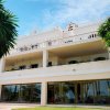 Отель Huge Golf and Spa Mansion 8 min from Puerto Banus в Бенахависе