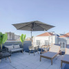 Отель Liiiving-Modern & Glam Rooftop Apartment, фото 13